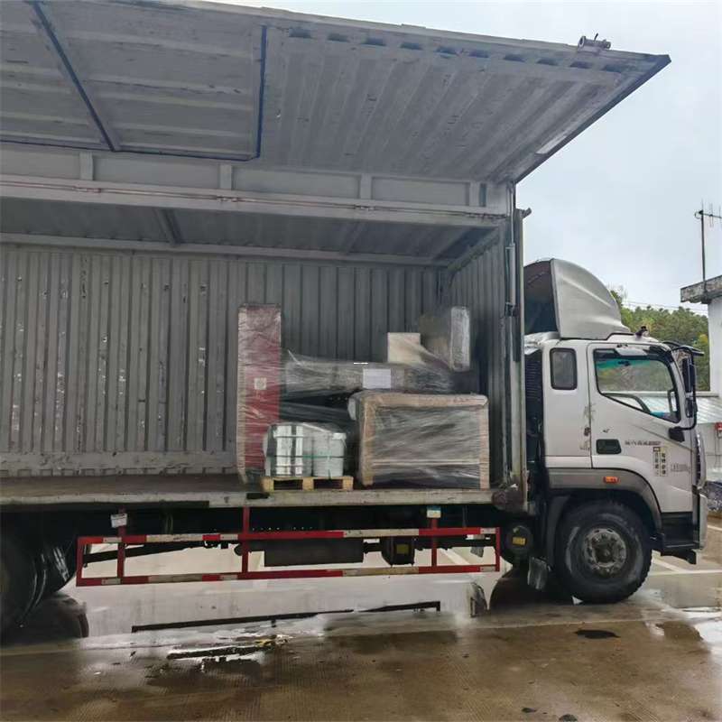东山区富蕴县物流专线：打通运输新通道